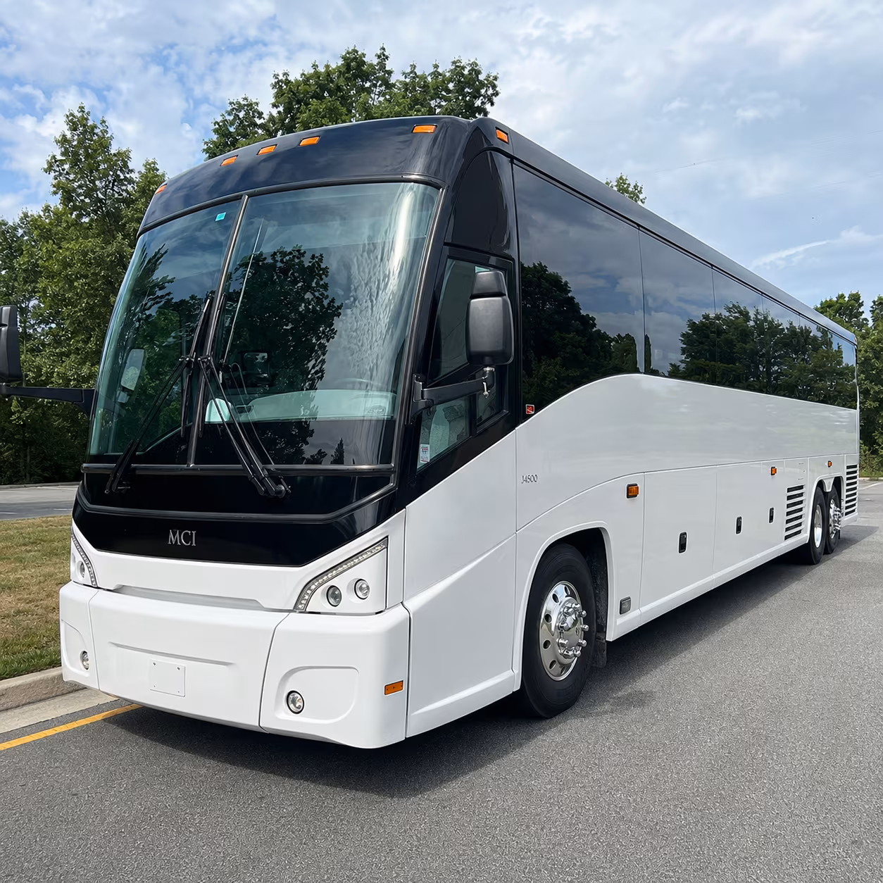 concert bus rentals to michigan lottery amphitheatre at freedom hill