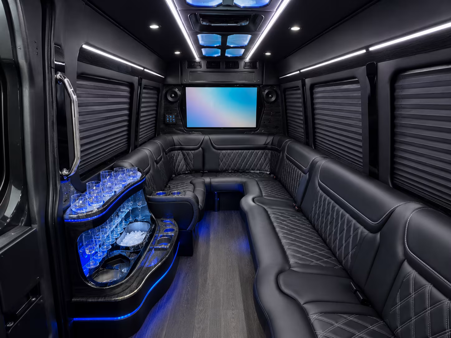 that s right warren concert and event shuttles are easy to find here