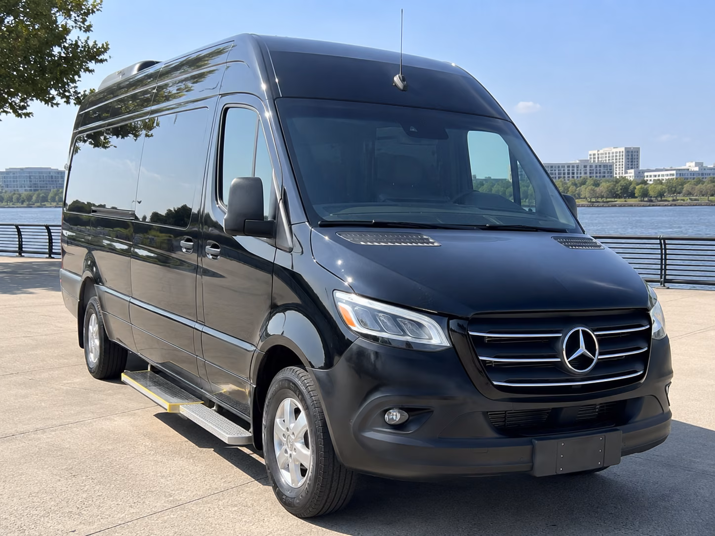warren airport transportation